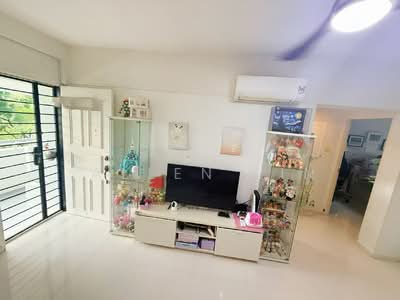 For Sale - 215 Ang Mo Kio Avenue 1