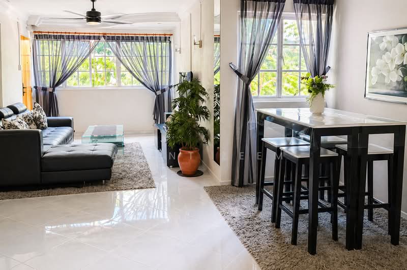 242 Yishun Ring Road, 242 Yishun Ring Road, 3 Bedrooms, 1,033 sqft, HDB Flat For Sale, by Agent Zeem, 500131083 - Living Room - PropertyGuru.com.sg