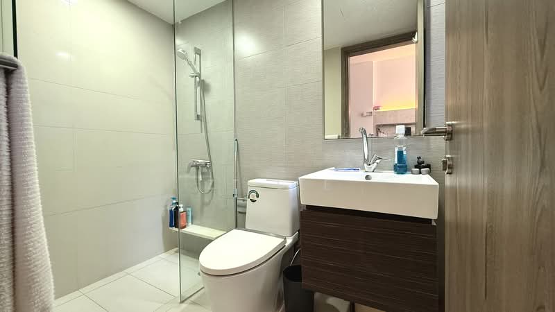 Prive, 31 Punggol Field, 3 Bedrooms, 1,184 sqft, Executive Condominium For Sale, by ZT Lee, 500131087 - Dual key Bathroom - PropertyGuru.com.sg