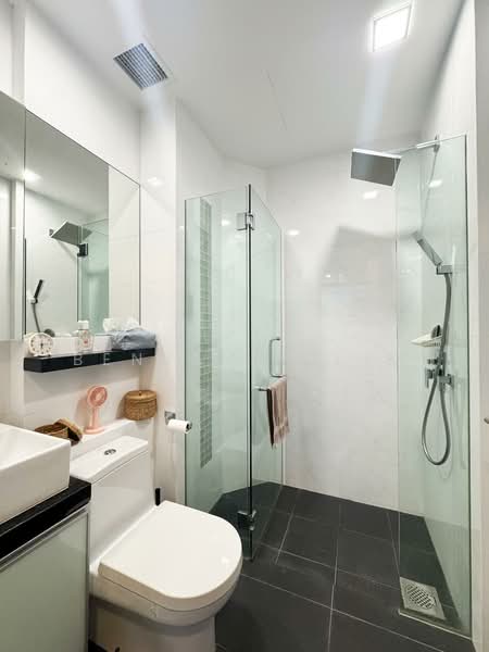 Tropics @ Haigsville, 3 Haigsville Drive, 2 Bedrooms, 840 sqft, Condominium For Sale, by Benjamin Lim, 500131097 - Bathroom - PropertyGuru.com.sg