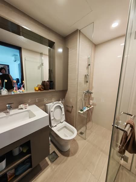 Botanique at Bartley, 223 Upper Paya Lebar Road, 2 Bedrooms, 732 sqft, Condominium For Rent, by Jeremy Tan, 500131106 - Bathroom - PropertyGuru.com.sg