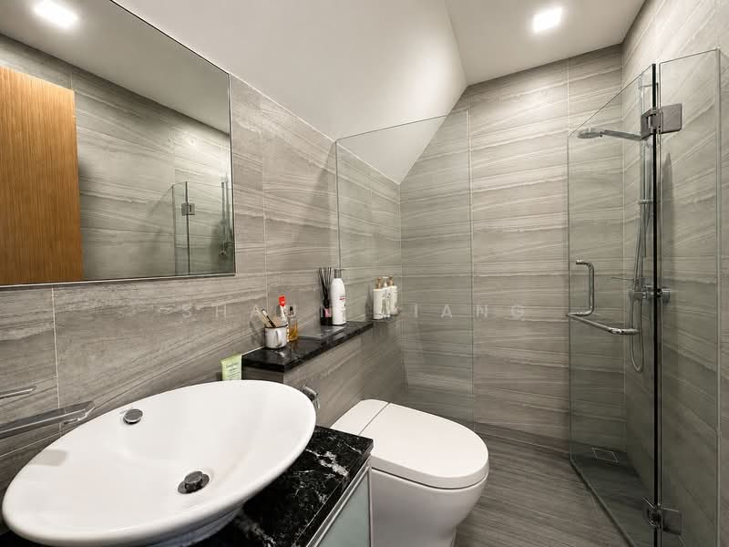 Lotus Ville, 142 Lorong L Telok Kurau, 5 Bedrooms, 3,552 sqft, Cluster House For Sale, by Shaun Jiang, 500131108 - Bathroom - PropertyGuru.com.sg