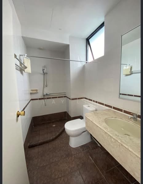 Siglap Center, 55 Siglap Road, 3 Bedrooms, 1,290 sqft, Apartment For Rent, by Ray Lim, 500131122 - Bathroom - PropertyGuru.com.sg