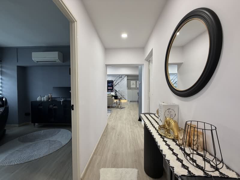 484 Choa Chu Kang Avenue 5, 484 Choa Chu Kang Avenue 5, 3 Bedrooms, 1,248 sqft, HDB Flat For Sale, by Timothy Tan, 500131124 - Corridor - PropertyGuru.com.sg