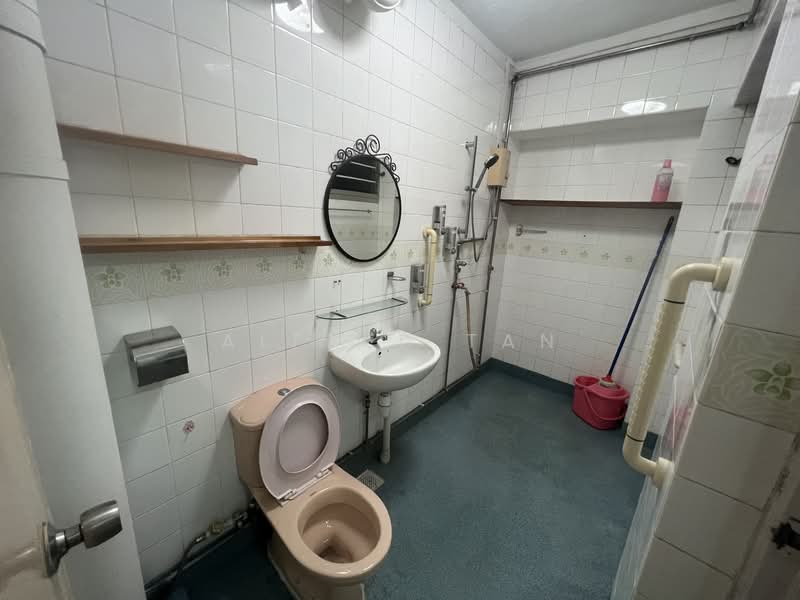 548 Choa Chu Kang Street 52, 548 Choa Chu Kang Street 52, 3 Bedrooms, 1,421 sqft, HDB Flat For Rent, by Alfred Tan, 500131126 - Bathroom - PropertyGuru.com.sg