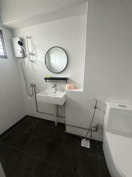548 Choa Chu Kang Street 52, 548 Choa Chu Kang Street 52, 3 Bedrooms, 1,421 sqft, HDB Flat For Rent, by Alfred Tan, 500131126 - Bathroom - PropertyGuru.com.sg