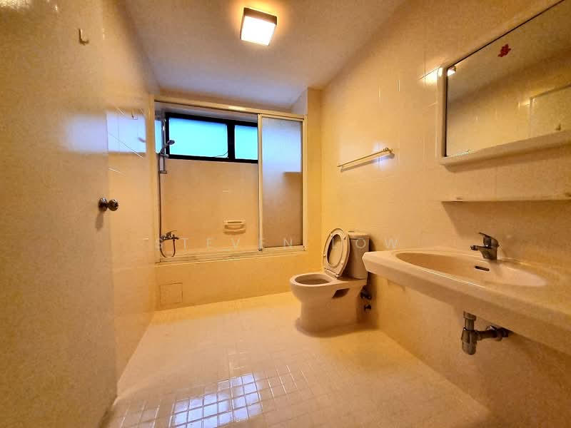 The Cairnhill, 4 Cairnhill Rise, 4 Bedrooms, 2,788 sqft, Condominium For Rent, by Steven Low, 500131130 - Bathroom - PropertyGuru.com.sg