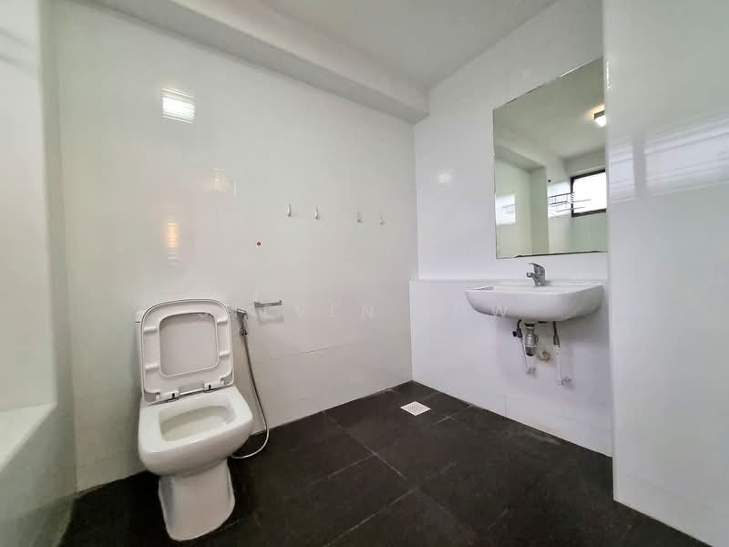 The Cairnhill, 4 Cairnhill Rise, 4 Bedrooms, 2,788 sqft, Condominium For Rent, by Steven Low, 500131130 - Bathroom - PropertyGuru.com.sg