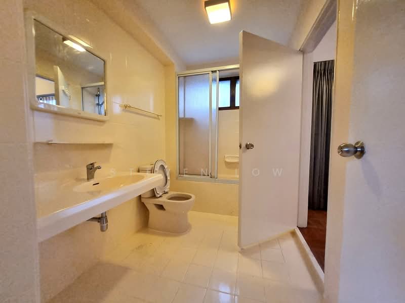 The Cairnhill, 4 Cairnhill Rise, 4 Bedrooms, 2,788 sqft, Condominium For Rent, by Steven Low, 500131130 - Bathroom - PropertyGuru.com.sg