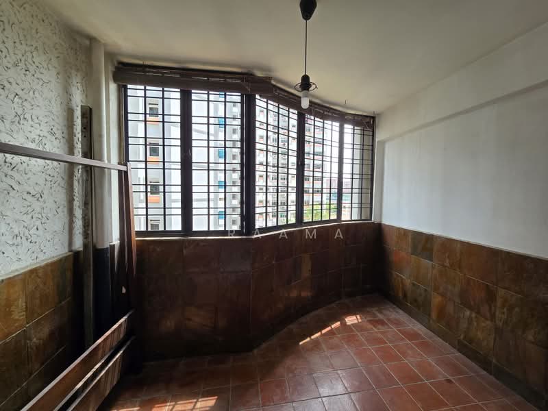 393 Tampines Avenue 7, 393 Tampines Avenue 7, 4 Bedrooms, 1,366 sqft, HDB Flat For Sale, by . Raama, 500131133 - PropertyGuru.com.sg