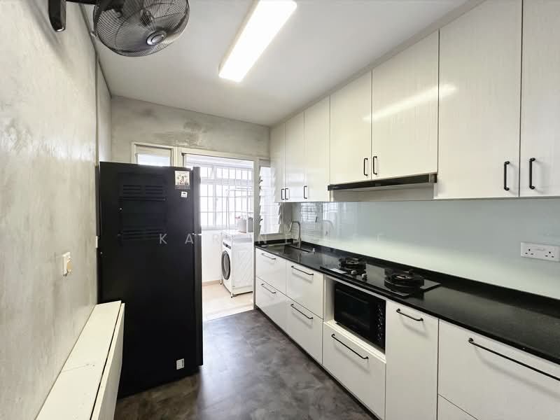 671B Edgefield Plains, 671B Edgefield Plains, 3 Bedrooms, 969 sqft, HDB Flat For Rent, by Karine Lee, 500131136 - Kitchen - PropertyGuru.com.sg