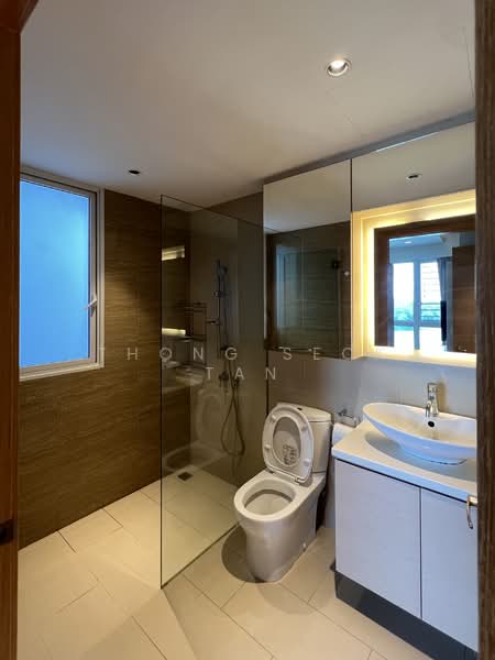 Waterview, 87 Tampines Avenue 1, 2 Bedrooms, 786 sqft, Condominium For Rent, by Thong Seck Tan, 500131139 - Master Bathroom - PropertyGuru.com.sg