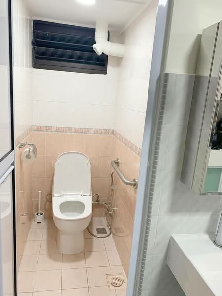 226 Lorong 8 Toa Payoh, 226 Lorong 8 Toa Payoh, Room Rental, 100 sqft, HDB Flat For Rent, by Kenny Kan, 500131154 - Bathroom - PropertyGuru.com.sg