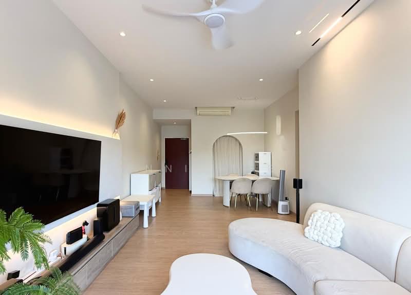 Hilltop Grove, 134 Hillview Avenue, 4 Bedrooms, 1,485 sqft, Condominium For Sale, by Annie Lee, 500131155 - Living Room - PropertyGuru.com.sg