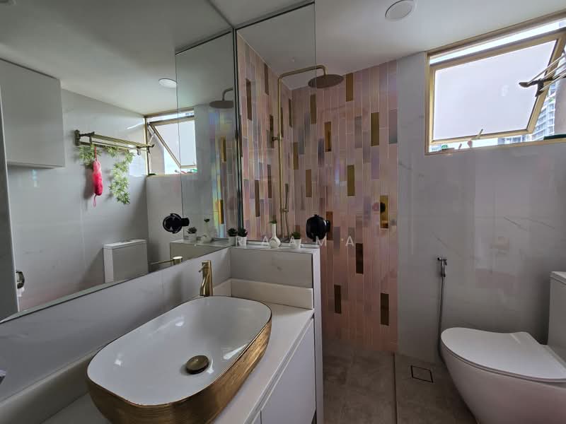 Kentish Lodge, 3 Oxford Road, 3 Bedrooms, 1,216 sqft, Apartment For Sale, by . Raama, 500131159 - Bathroom - PropertyGuru.com.sg