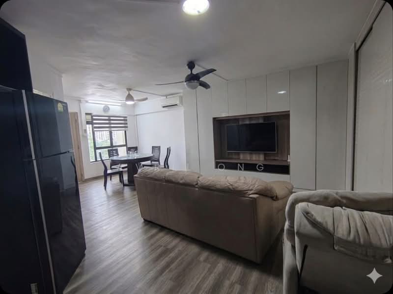 233 Compassvale Walk, 233 Compassvale Walk, 3 Bedrooms, 1,324 sqft, HDB Flat For Sale, by Avril Ong, 500131164 - Living Room - PropertyGuru.com.sg