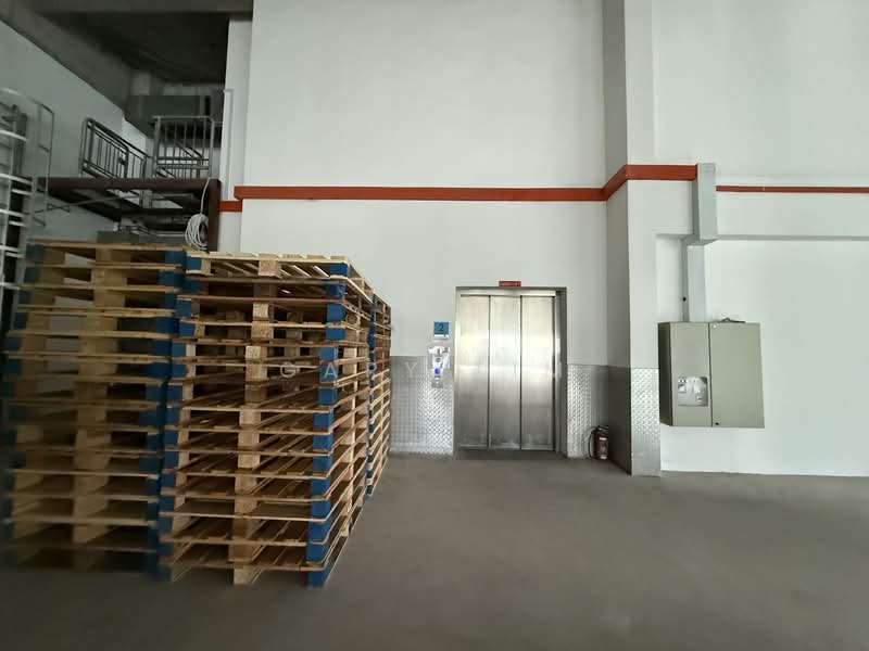 2 in 1 Production cum Warehousing, Pandan Loop, 4,900 sqft, Warehouse For Rent, by Gary Lim, 500131176 - Interior - CommercialGuru.com.sg