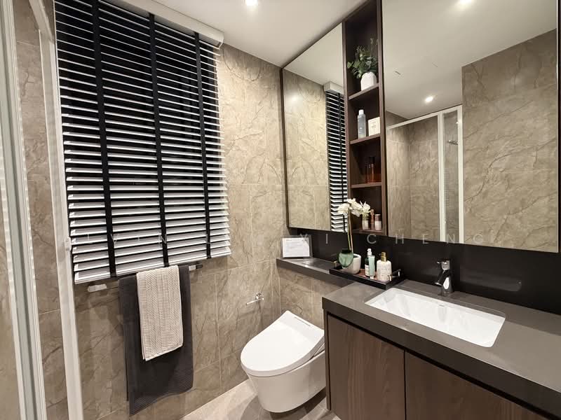 The Arcady At Boon Keng, 1037 Serangoon Road, 4 Bedrooms, 1,410 sqft, Condominium For Sale, by Alvin Lim Yi Cheng, 500131190 - Junior Master Bathroom - PropertyGuru.com.sg