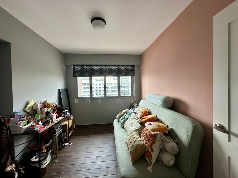 377A Hougang Street 32, 377A Hougang Street 32, 3 Bedrooms, 1,228 sqft, HDB Flat For Sale, by Roy Chua, 500131201 - Living Room - PropertyGuru.com.sg