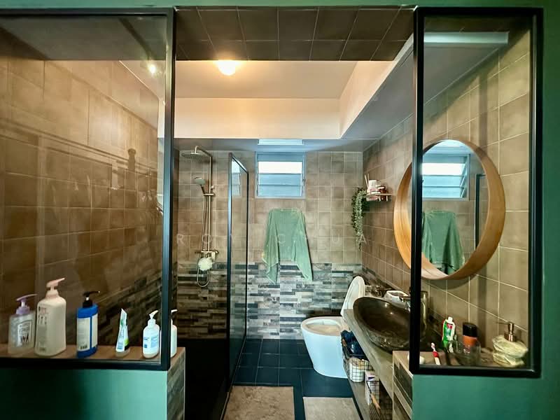 377A Hougang Street 32, 377A Hougang Street 32, 3 Bedrooms, 1,228 sqft, HDB Flat For Sale, by Roy Chua, 500131201 - Bathroom - PropertyGuru.com.sg