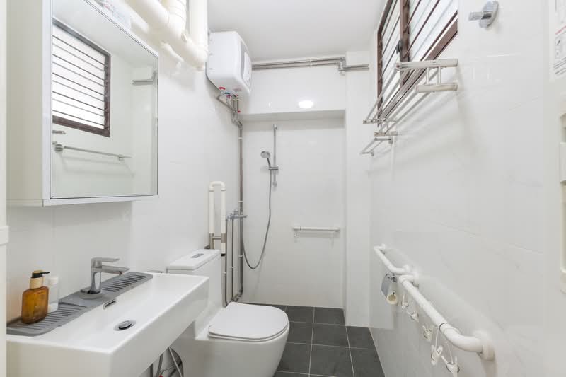 104 Whampoa Drive, 104 Whampoa Drive, 4 Bedrooms, 1,313 sqft, HDB Flat For Sale, by Kevin Aw 胡锦胜, 500131204 - Bathroom - PropertyGuru.com.sg