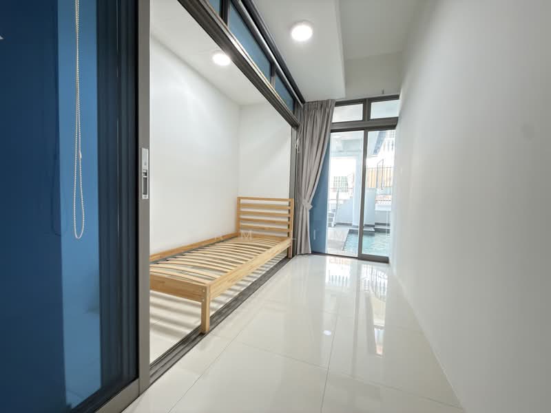 East Coast Hill, Sennett Terrace, Room Rental, 150 sqft, Terraced House For Rent, by Sam Lim, 500131214 - Bedroom - PropertyGuru.com.sg