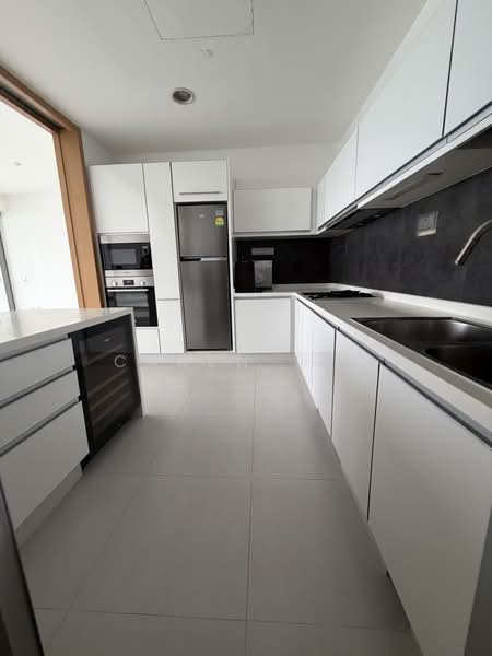 The Oceanfront @ Sentosa Cove, , 4 Bedrooms, 2,067 sqft, Condominium For Rent, by Caren Tan, 500131219 - Kitchen - PropertyGuru.com.sg