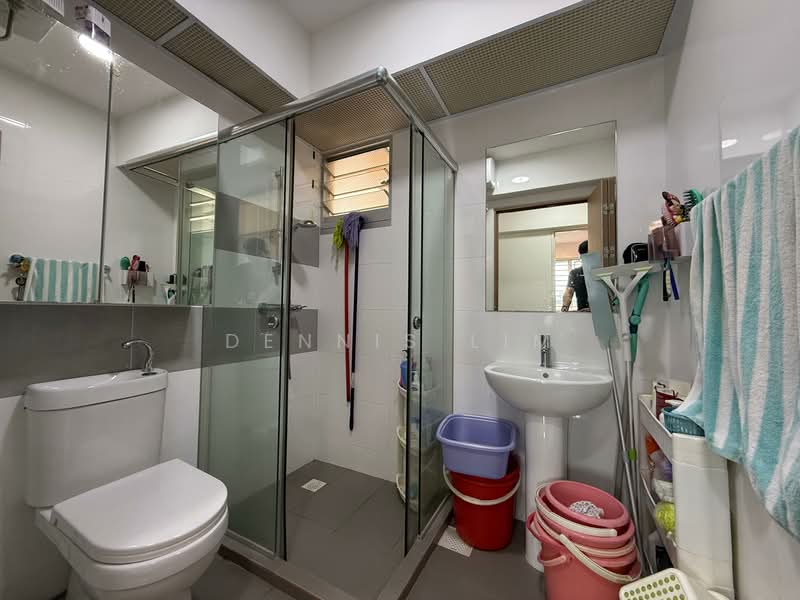 431A Bedok North Road, 431A  Bedok North Road, 3 Bedrooms, 1,012 sqft, HDB Flat For Sale, by Dennis Lim, 500131221 - Bathroom - PropertyGuru.com.sg
