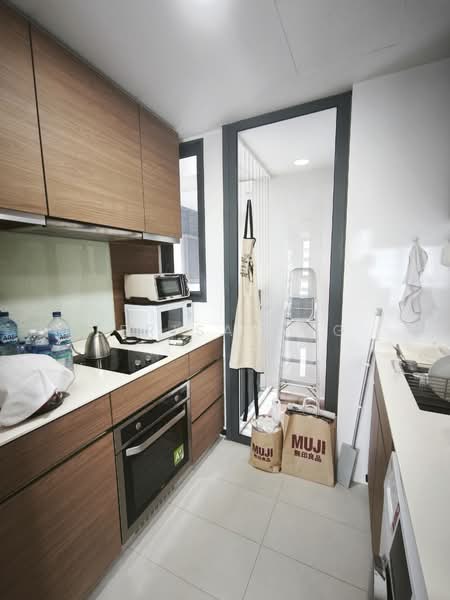 Coco Palms, 21 Pasir Ris Grove, 2 Bedrooms, 743 sqft, Condominium For Rent, by Terisa Ong, 500131223 - Enclosed Kitchen & Separate Yard - PropertyGuru.com.sg
