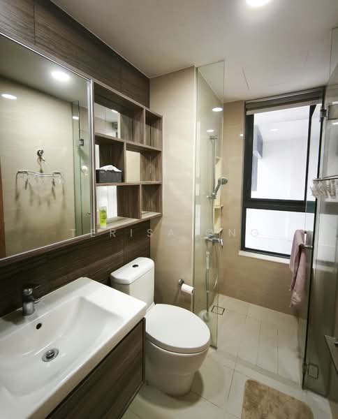 Coco Palms, 21 Pasir Ris Grove, 2 Bedrooms, 743 sqft, Condominium For Rent, by Terisa Ong, 500131223 - Common Bathroom - PropertyGuru.com.sg