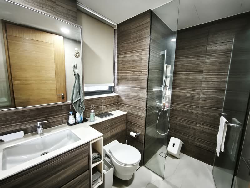 Coco Palms, 21 Pasir Ris Grove, 2 Bedrooms, 743 sqft, Condominium For Rent, by Terisa Ong, 500131223 - Master Bathroom  - PropertyGuru.com.sg