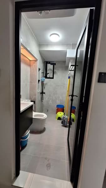 272B Jurong West Street 24, 272B Jurong West Street 24, 3 Bedrooms, 1,206 sqft, HDB Flat For Sale, by Vivian Tan, 500131225 - Bathroom - PropertyGuru.com.sg