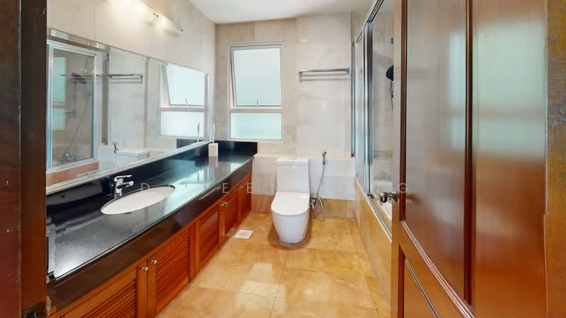 Pepys Hill Condo, 19 Pepys Road, 4 Bedrooms, 3,200 sqft, Condominium For Rent, by Doreen Heng, 500131228 - Bathroom - PropertyGuru.com.sg