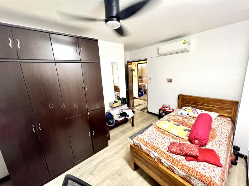 481 Segar Road, 481 Segar Road, 3 Bedrooms, 990 sqft, HDB Flat For Sale, by GANESHKUMAR K, 500131233 - Bedroom - PropertyGuru.com.sg