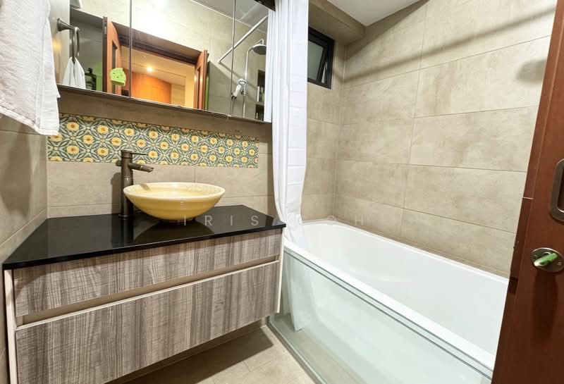 88 Dawson Road, 88 Dawson Road, 3 Bedrooms, 893 sqft, HDB Flat For Sale, by Iris Goh, 500131235 - Bathroom - PropertyGuru.com.sg