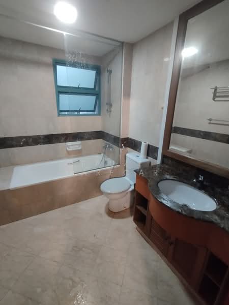 Sims Residences, 8 Lorong 39 Geylang, Room Rental, 220 sqft, Apartment For Rent, by Fauzy Marecar, 500131240 - Bathroom - PropertyGuru.com.sg