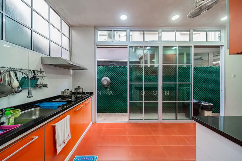 Corporation Rise, , 5 Bedrooms, 3,500 sqft, Corner Terrace For Sale, by Fiona Poon, 500131258 - Kitchen - PropertyGuru.com.sg