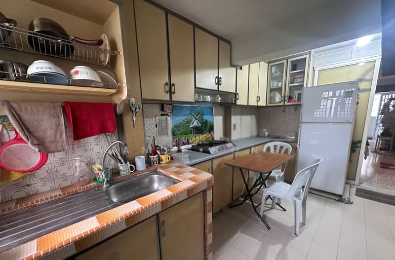 210 Boon Lay Place, 210 Boon Lay Place, 2 Bedrooms, 699 sqft, HDB Flat For Sale, by Sandy Hong, 500131267 - Kitchen - PropertyGuru.com.sg