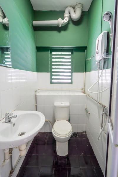 Yong Siak View, 21 - 21C Yong Siak Street, Room Rental, 30 sqft, Apartment For Rent, by Cavin Wong, 500131276 - Bathroom - PropertyGuru.com.sg