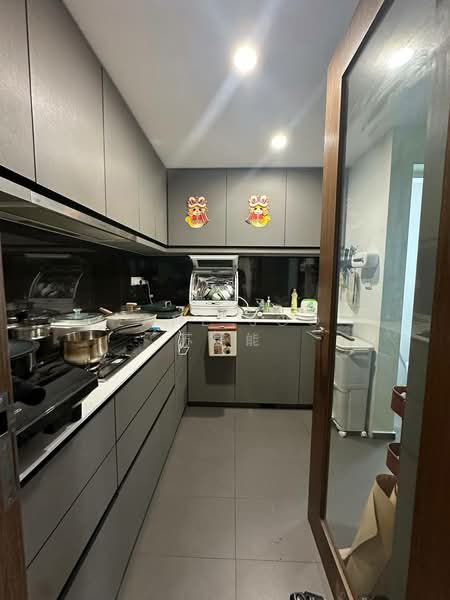 Waterbay, 45B Edgefield Plains, 4 Bedrooms, 1,346 sqft, Executive Condominium For Rent, by Zane Soo 苏昱能, 500131282 - Kitchen - PropertyGuru.com.sg