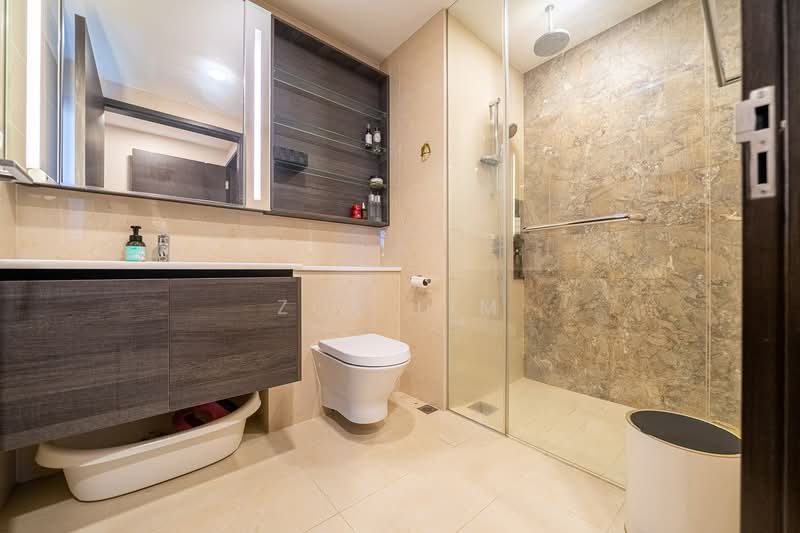Sims Urban Oasis, 18 Sims Drive, 3 Bedrooms, 1,033 sqft, Condominium For Sale, by Zoe Lim, 500131292 - Bathroom - PropertyGuru.com.sg