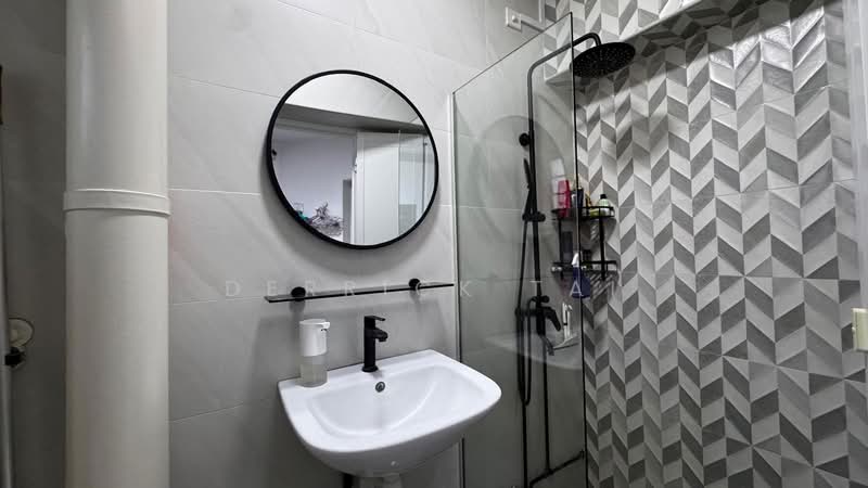 671A Jurong West Street 65, 671A Jurong West Street 65, 4 Bedrooms, 1,346 sqft, HDB Flat For Sale, by Derrick Tai, 500131295 - Bathroom - PropertyGuru.com.sg