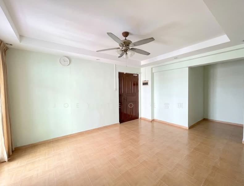 126A Edgedale Plains, 126A Edgedale Plains, 3 Bedrooms, 969 sqft, HDB Flat For Sale, by Joey Teo 张雪琪, 500131305 - Living Room - PropertyGuru.com.sg