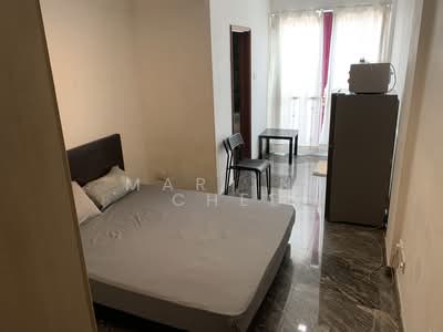 For Rent - 10E Sixth Ave Walkup apartment