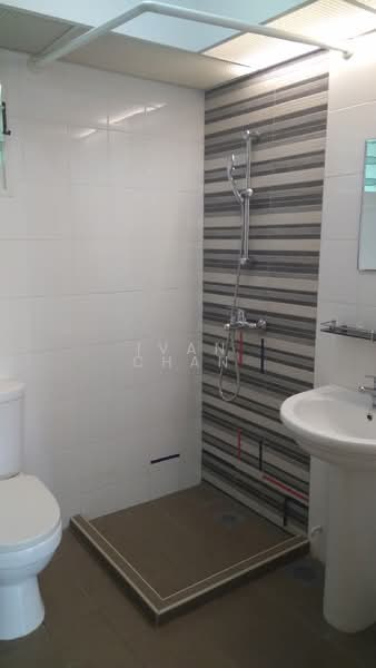619C Punggol Drive, 619C Punggol Drive, 3 Bedrooms, 990 sqft, HDB Flat For Sale, by Ivan Chan, 500131325 - Bathroom - PropertyGuru.com.sg