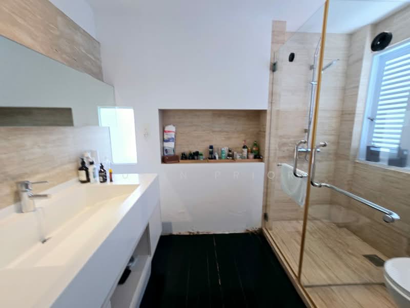 Joo Chiat Conserved Gem, Joo Chiat Place Conservation House, 2 Bedrooms, 2,110 sqft, Conservation House For Sale, by Susan Prior, 500131333 - Bathroom - PropertyGuru.com.sg