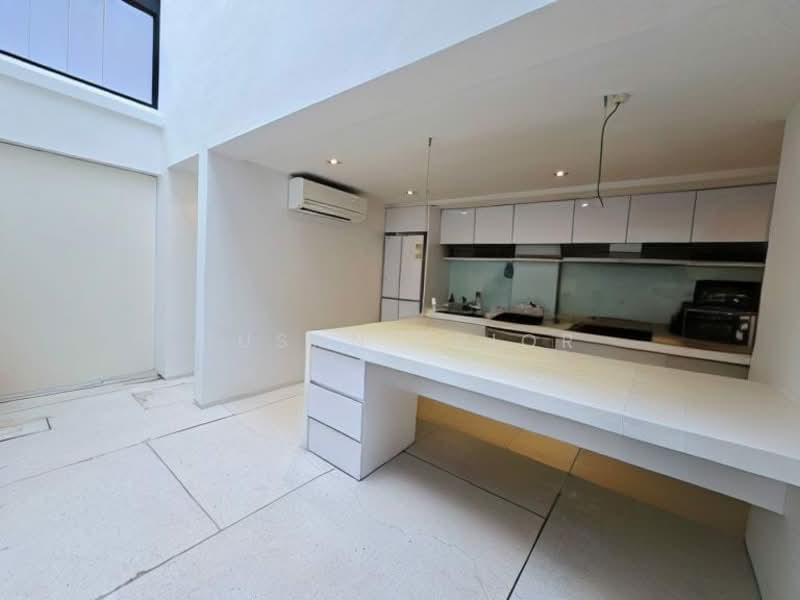 Stylish East Conservation 2+1, Joo Chiat Place, 2 Bedrooms, 2,350 sqft, Conservation House For Sale, by Susan Prior, 500131336 - Kitchen - PropertyGuru.com.sg
