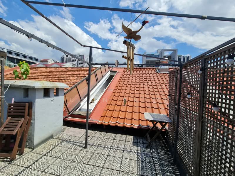 Farrer Road Walkup, Sing Avenue, Farrer Road, 2 Bedrooms, 1,725 sqft, Walk-up Apartment For Rent, by Susan Prior, 500131347 - PropertyGuru.com.sg