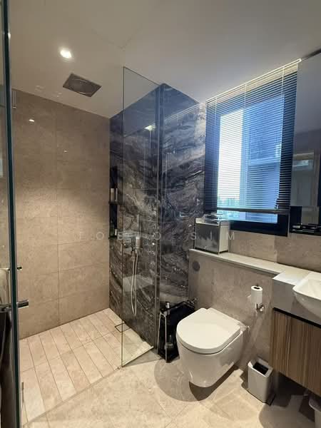 Pullman Residences, 18 Dunearn Road, 4 Bedrooms, 1,281 sqft, Condominium For Rent, by Tobio Sim, 500131349 - Master bath - PropertyGuru.com.sg