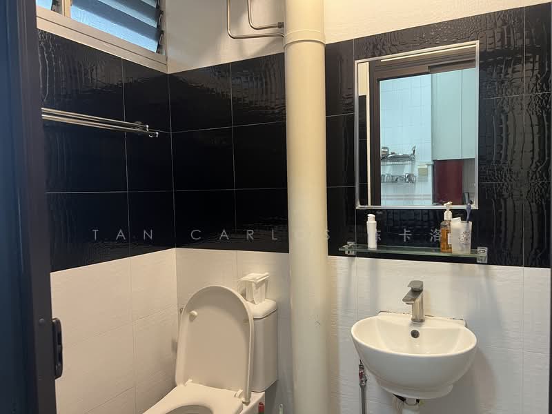 351 Ubi Avenue 1, 351 Ubi Avenue 1, Room Rental, 150 sqft, HDB Flat For Rent, by Tan Carlos 陈卡洛, 500131350 - Bathroom - PropertyGuru.com.sg